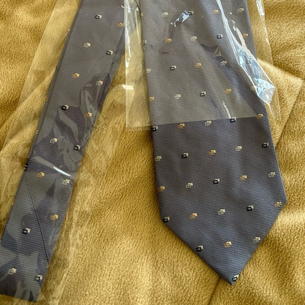 Tie - Picture 2 of 3